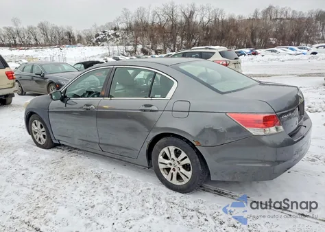 2009 Honda Accord Lxp z USA, uszkodzony, nr VIN 1HGCP26449A091037